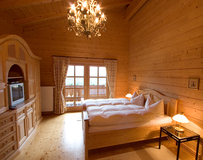 Ante-Romantikhof-Zimmer-06